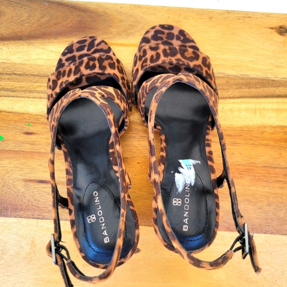 Bandolino Women's Strappy Tamar Sandal Size 5.5 M - Picture 13 of 16